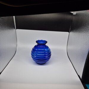 Vintage Indiana Glass cobalt blue beehive vase